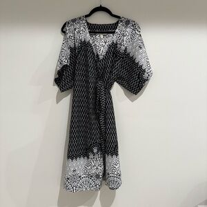 Maternity Wrap Dress Medium Black White Boho Floral Open Shoulder Tie Waist